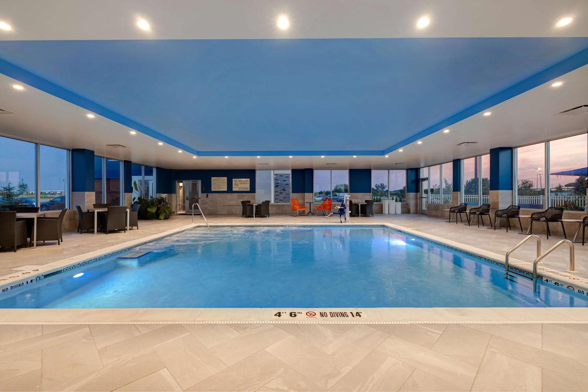 Hampton Inn Crown Point, In Exteriör bild
