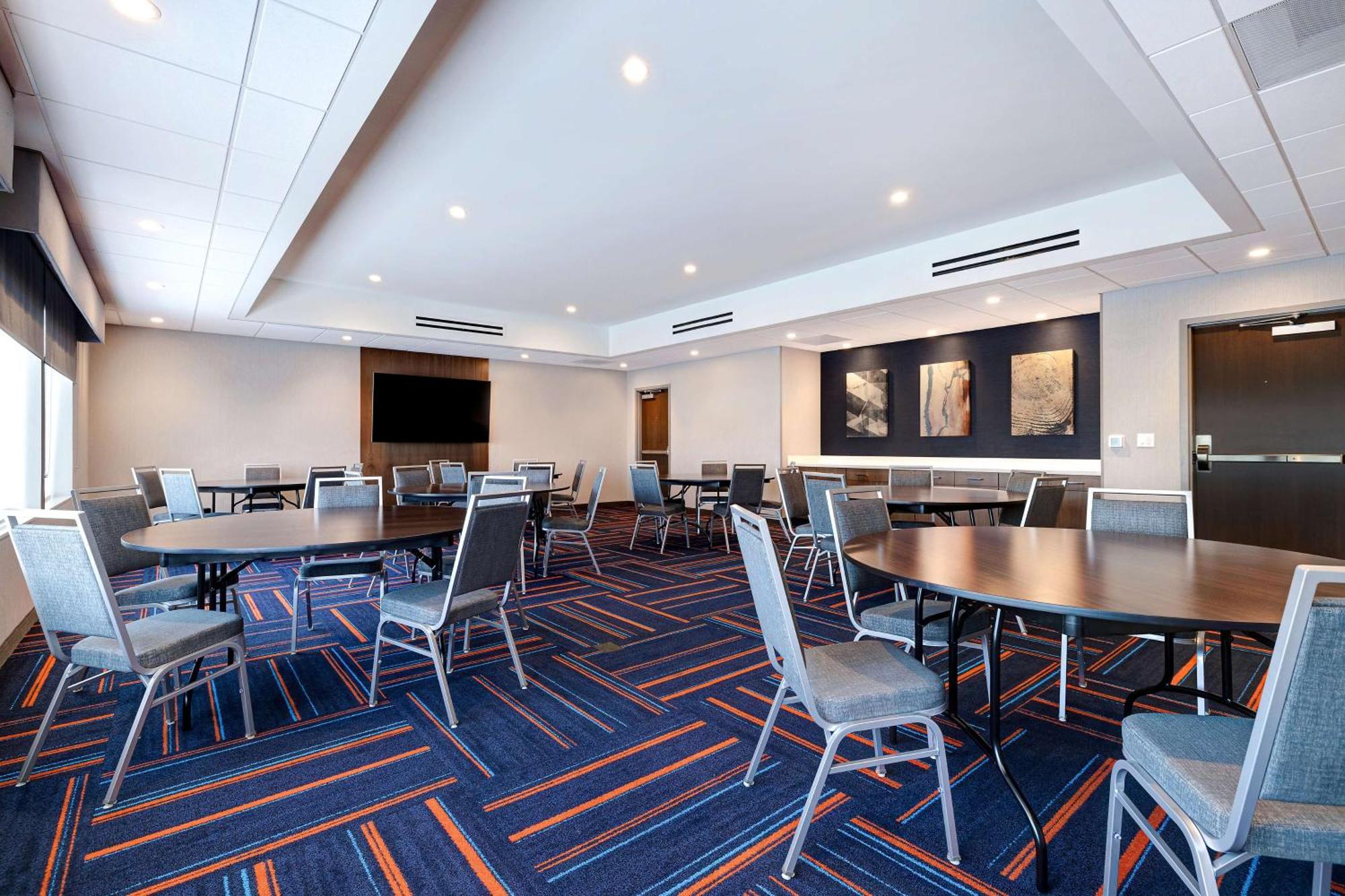 Hampton Inn Crown Point, In Exteriör bild