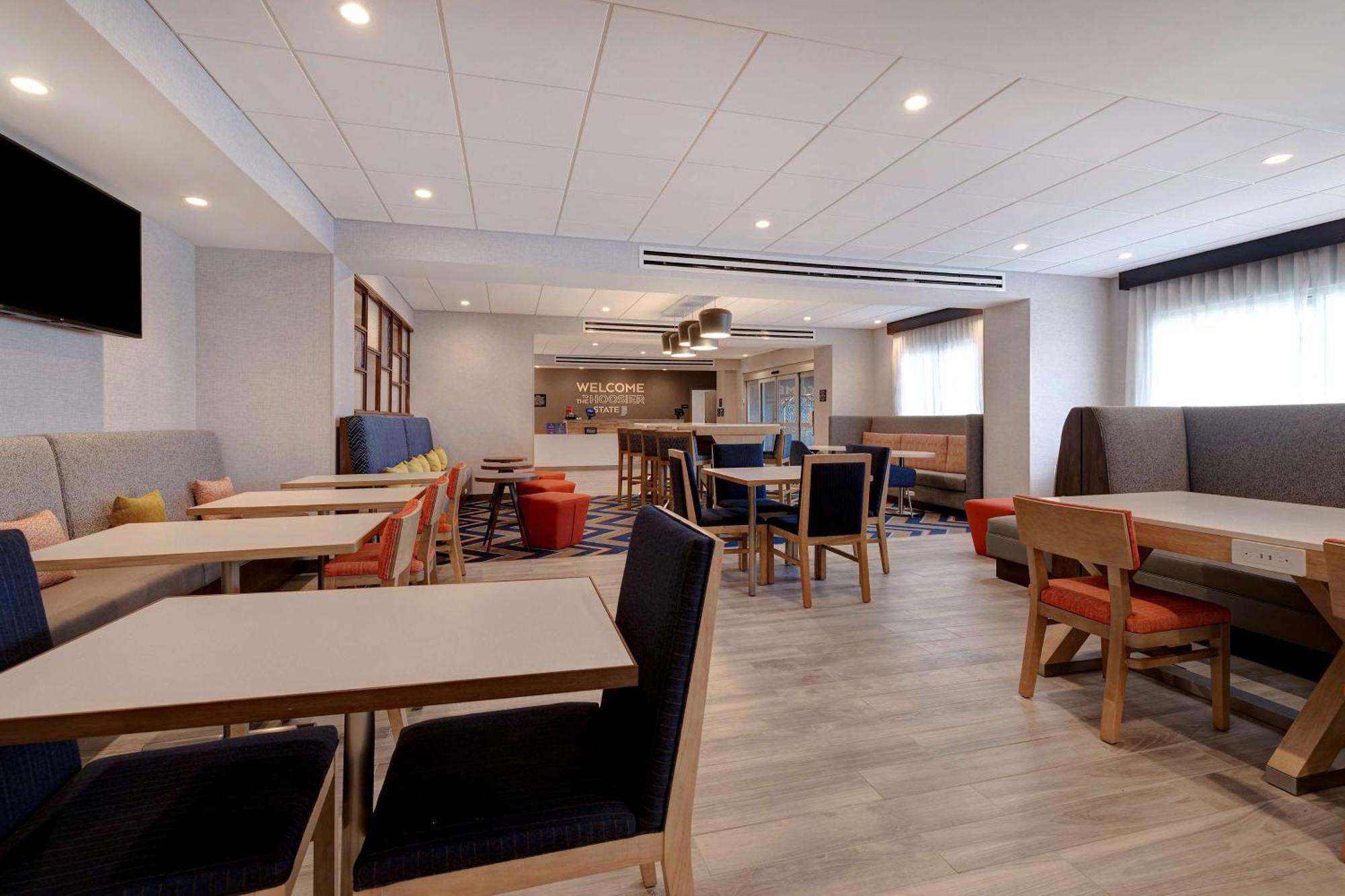 Hampton Inn Crown Point, In Exteriör bild