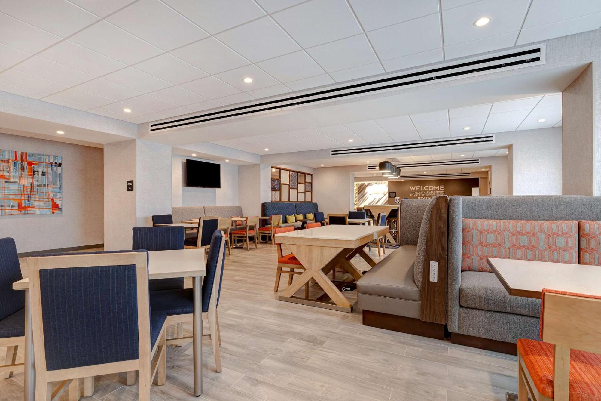 Hampton Inn Crown Point, In Exteriör bild